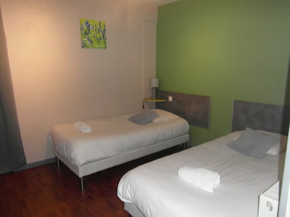 Hotel La Mirandole Tournus Bagian luar foto