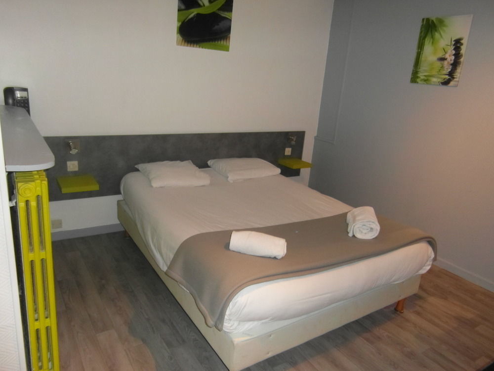 Hotel La Mirandole Tournus Bagian luar foto