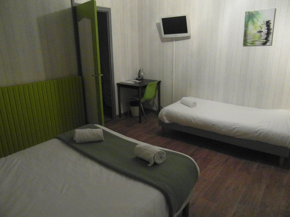 Hotel La Mirandole Tournus Bagian luar foto