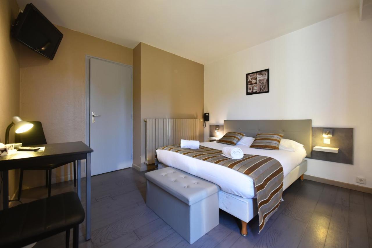 Hotel La Mirandole Tournus Bagian luar foto