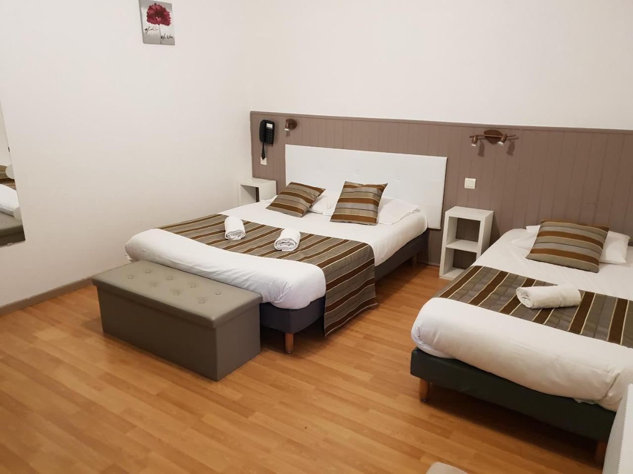 Hotel La Mirandole Tournus Bagian luar foto