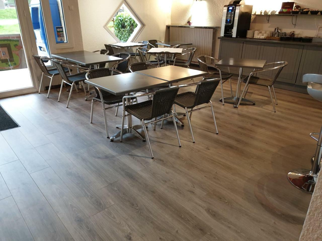 Hotel La Mirandole Tournus Bagian luar foto